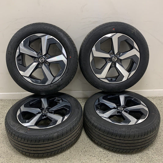 Genuine Set Of Nissan Qashqai 18" Alloy Wheels and Tyres