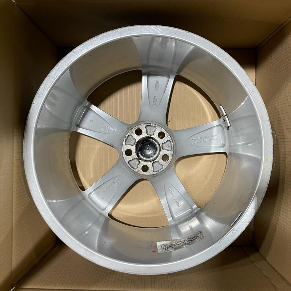 Genuine Jaguar XK Xkr 20" Front Cremona 8.5J X 20” Silver C2P10530