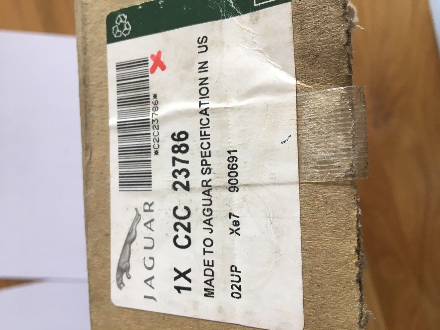 Brand New Genuine Jaguar XJ Front Brake Pad Kit (C2C23786)