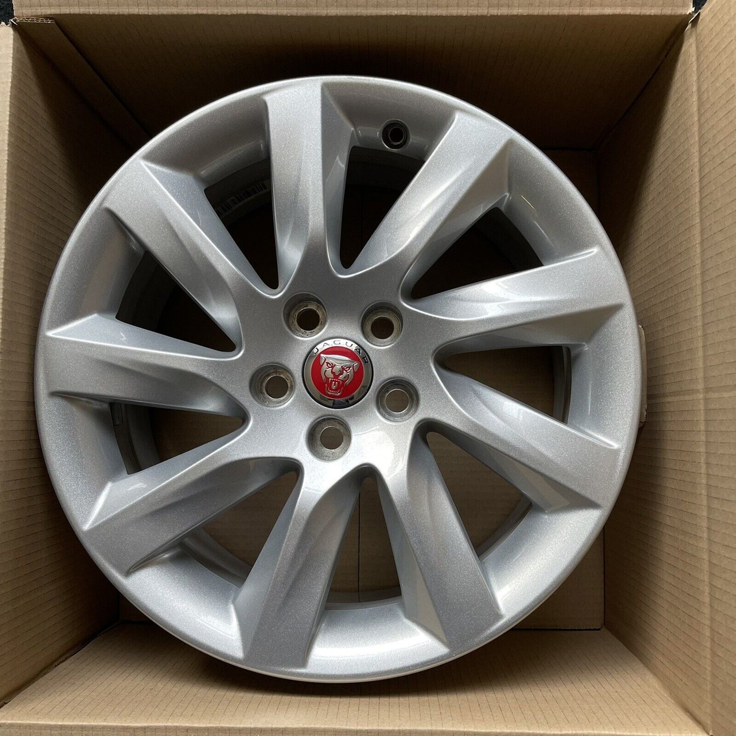 Genuine Jaguar XF 17" Turbine Alloy Wheel  9 Spoke Gx631007cb