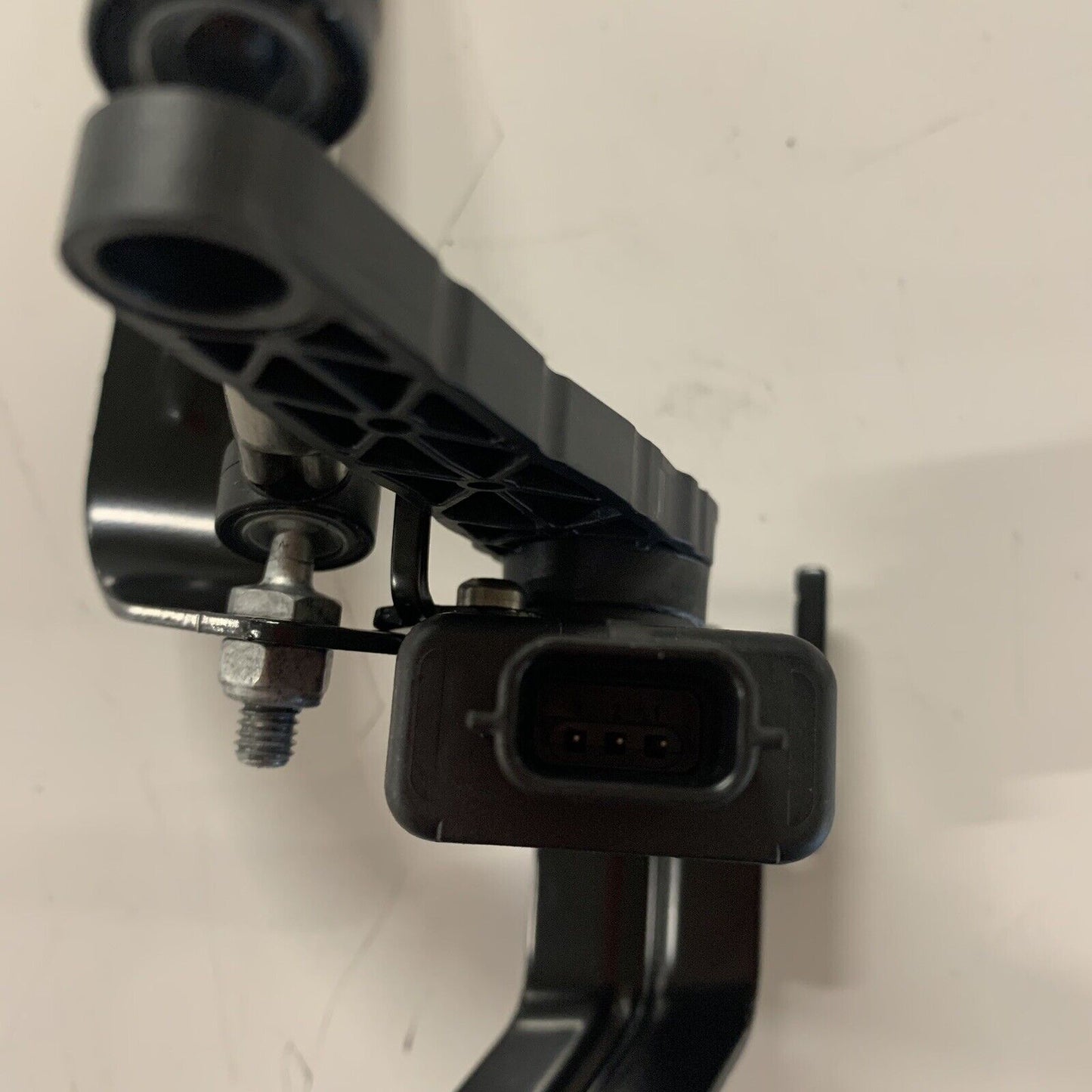 Genuine Nissan Qashqai Headlight Height Level Sensor Adjustment 538204EA0B