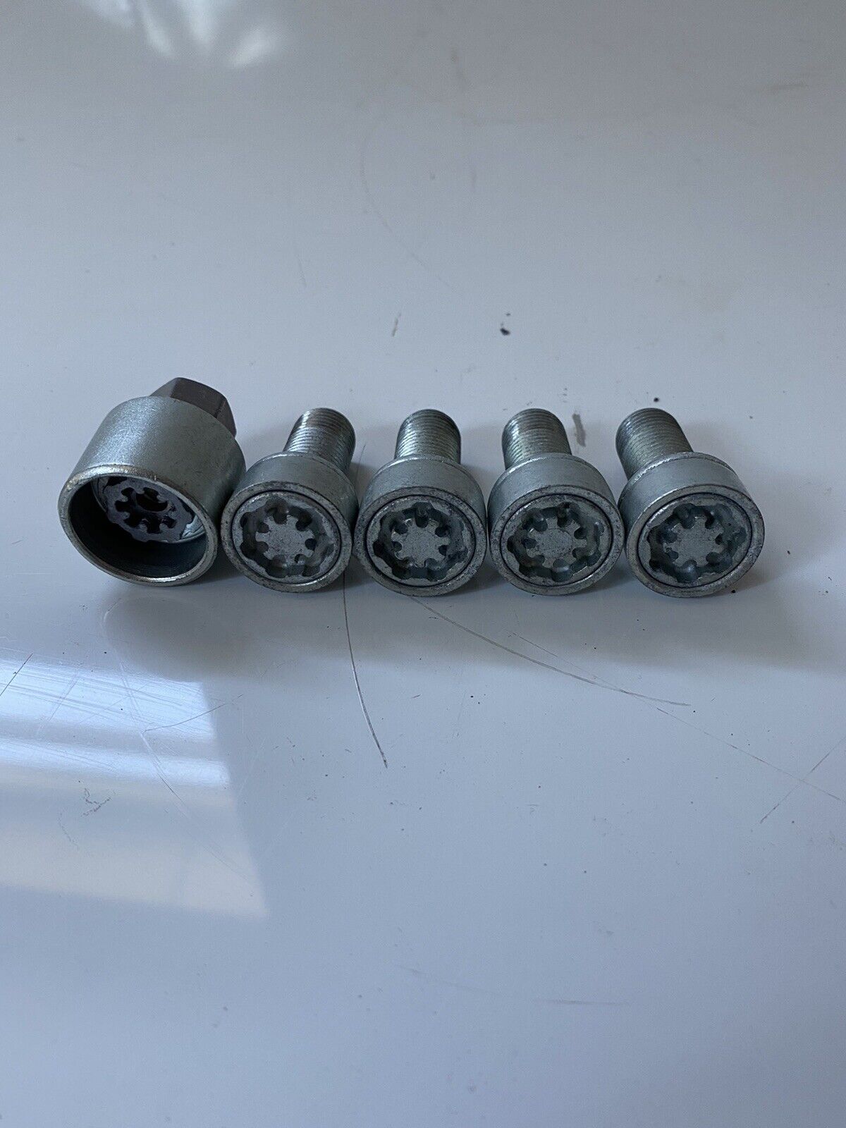 Genuine Set Of 4 Vw Volkswagen Locking  Wheel Nuts And Key Letter S