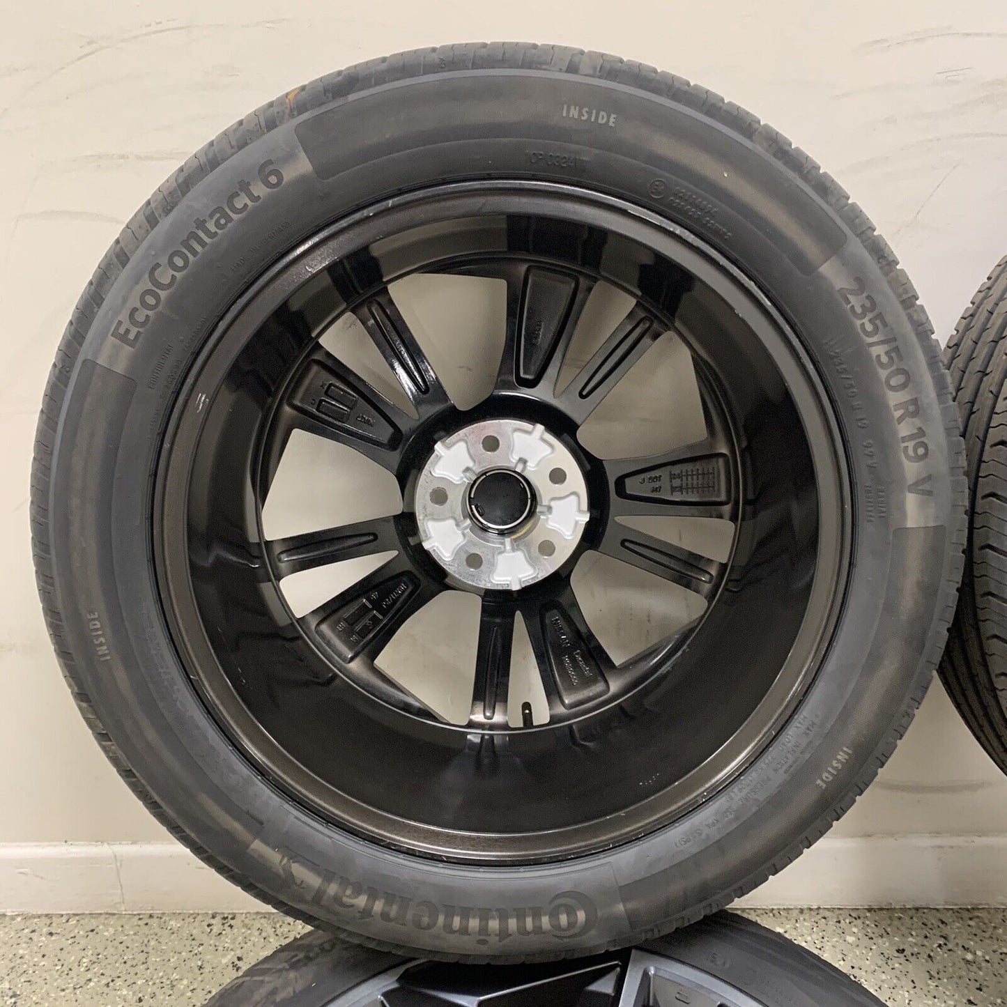 Genuine Set Of Nissan Qashqai 19” Alloy Wheels and Tyres