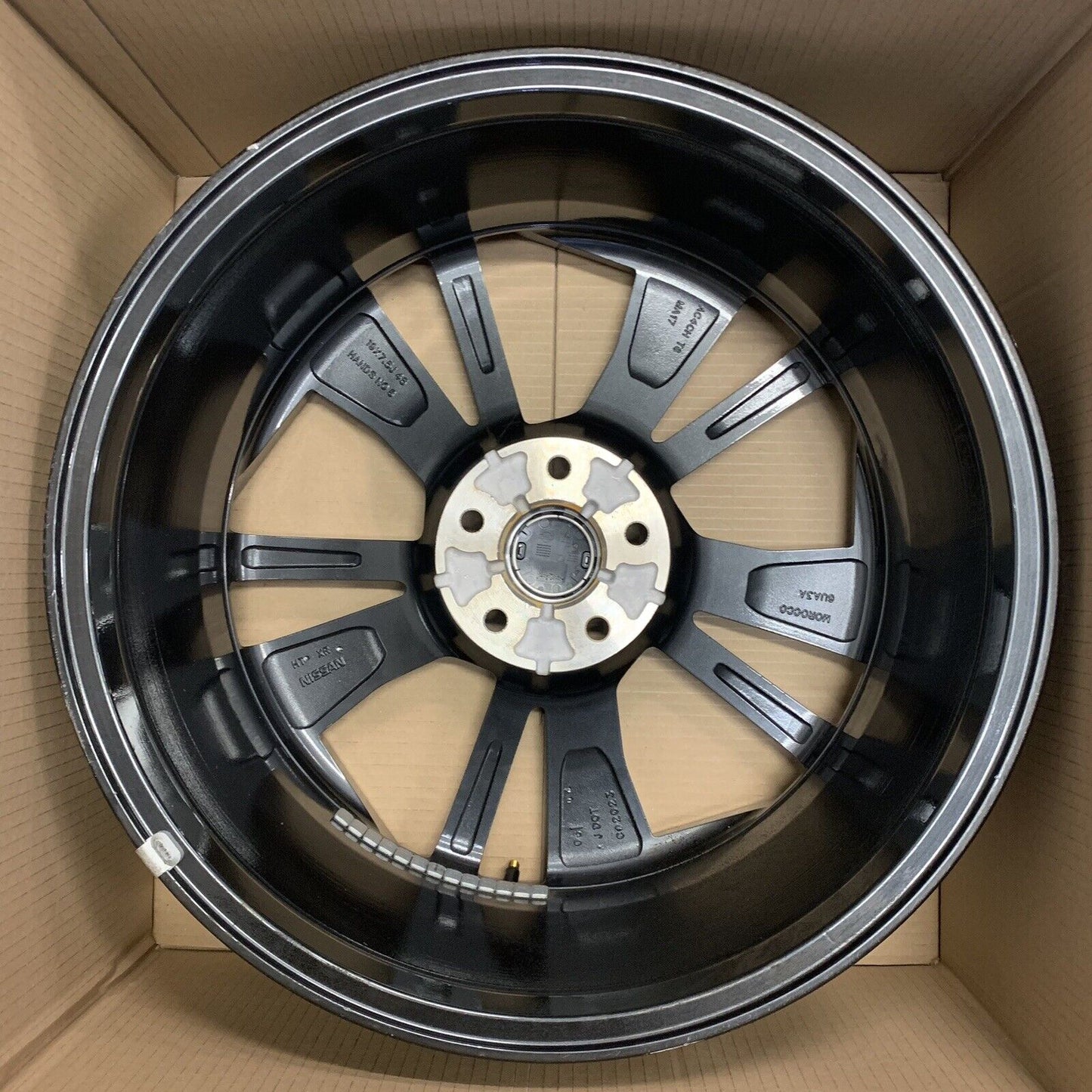 Genuine  Nissan Qashqai Juke 19" Alloy Wheel Grey Diamond Cut  D03006UA4J