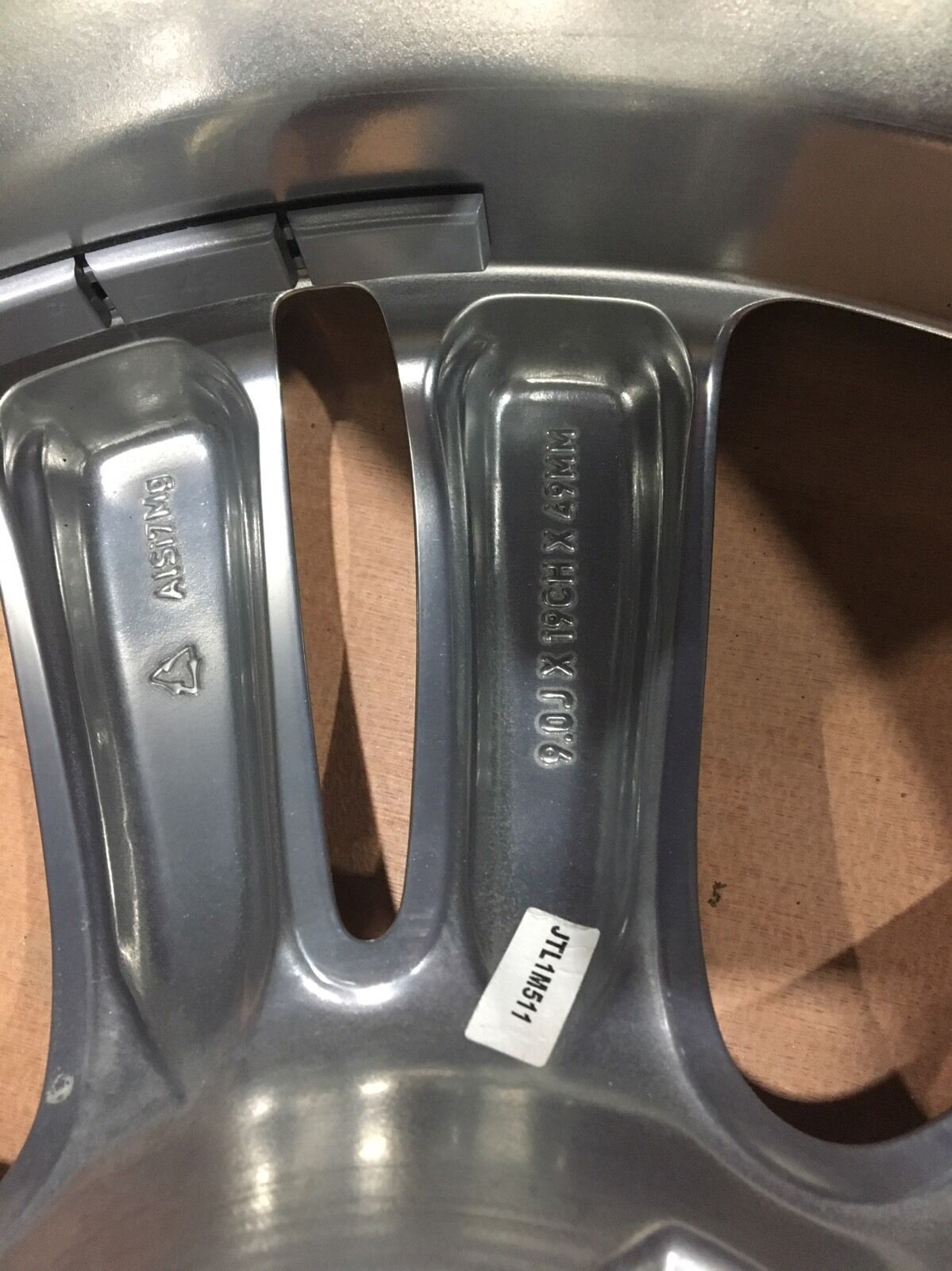 Genuine Jaguar XJ 19" Front Toba Polished Alloy 9Jx19CHx49MM C2d7281 C2d38658