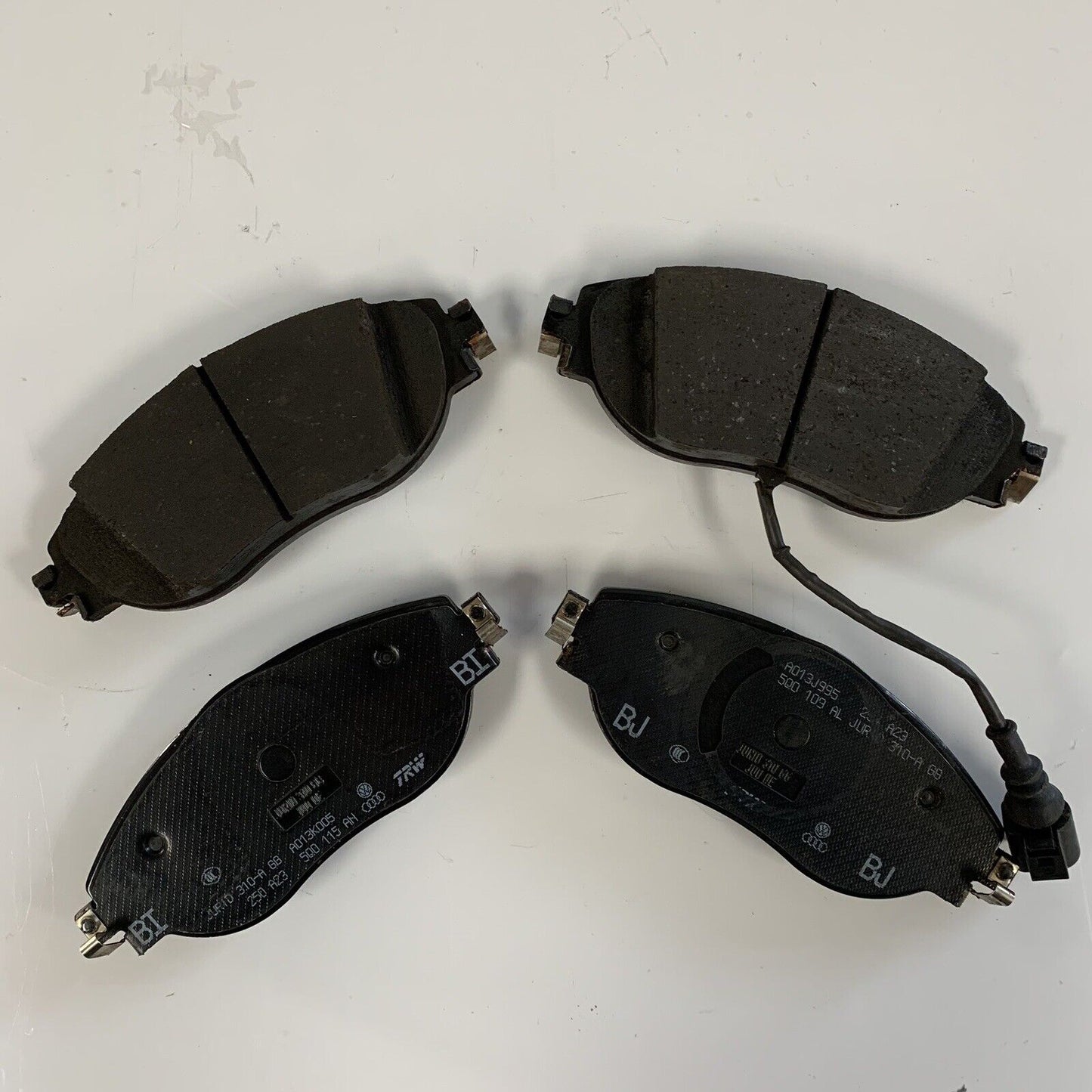 Genuine Audi Set Front Brake Pads