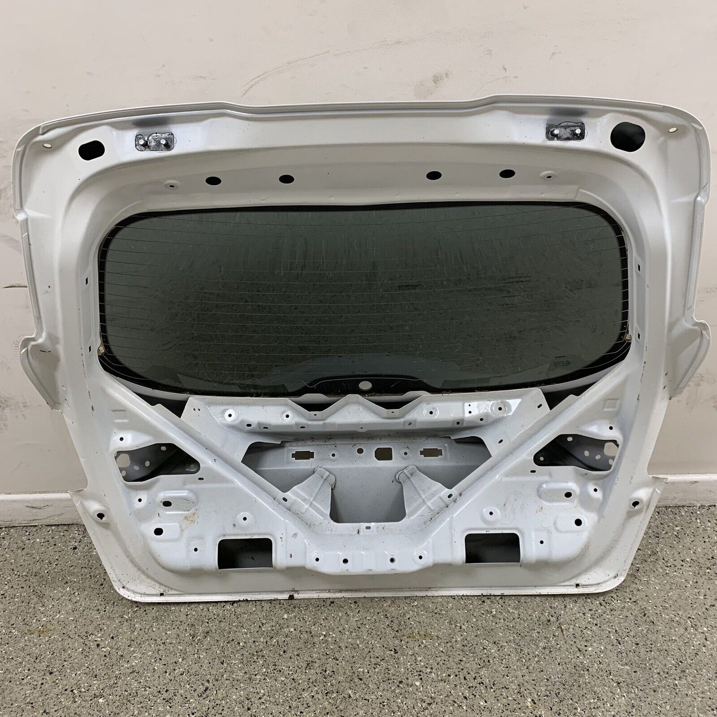 Genuine Original Nissan Juke White  Complete  Bootlid Tailgate And Glass