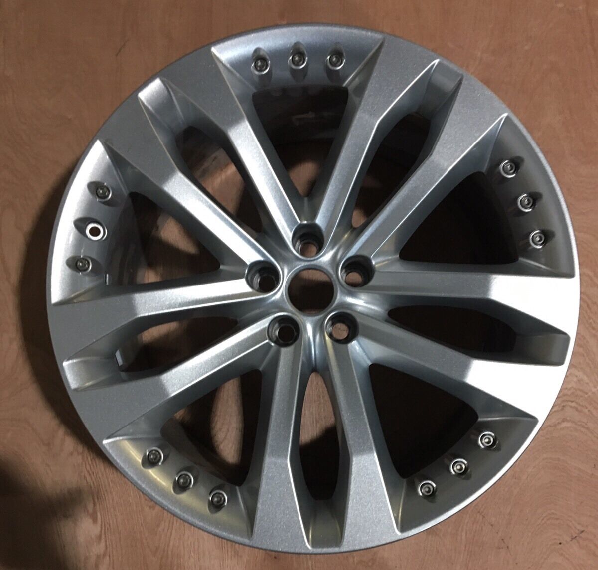 Genuine Jaguar 20" F-type Tornado Alloy Silver  10.5jx20 Offset 38 T2r3287