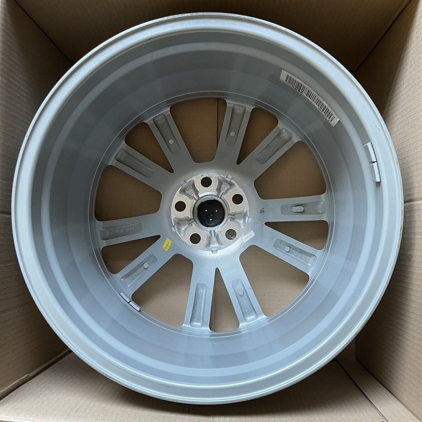 Jaguar Rear Tamana 19” XK  Alloy Wheel 9.5Jx19 Offset 51 C2p12620 9w83-1007-bb