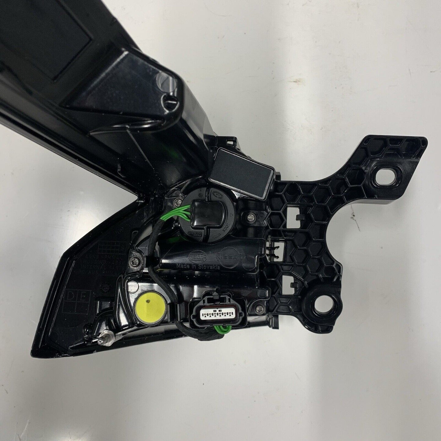 Genuine Nissan Qashqai J12 Off Side Right Hand Rear Drivers LED Light 26550HN25A