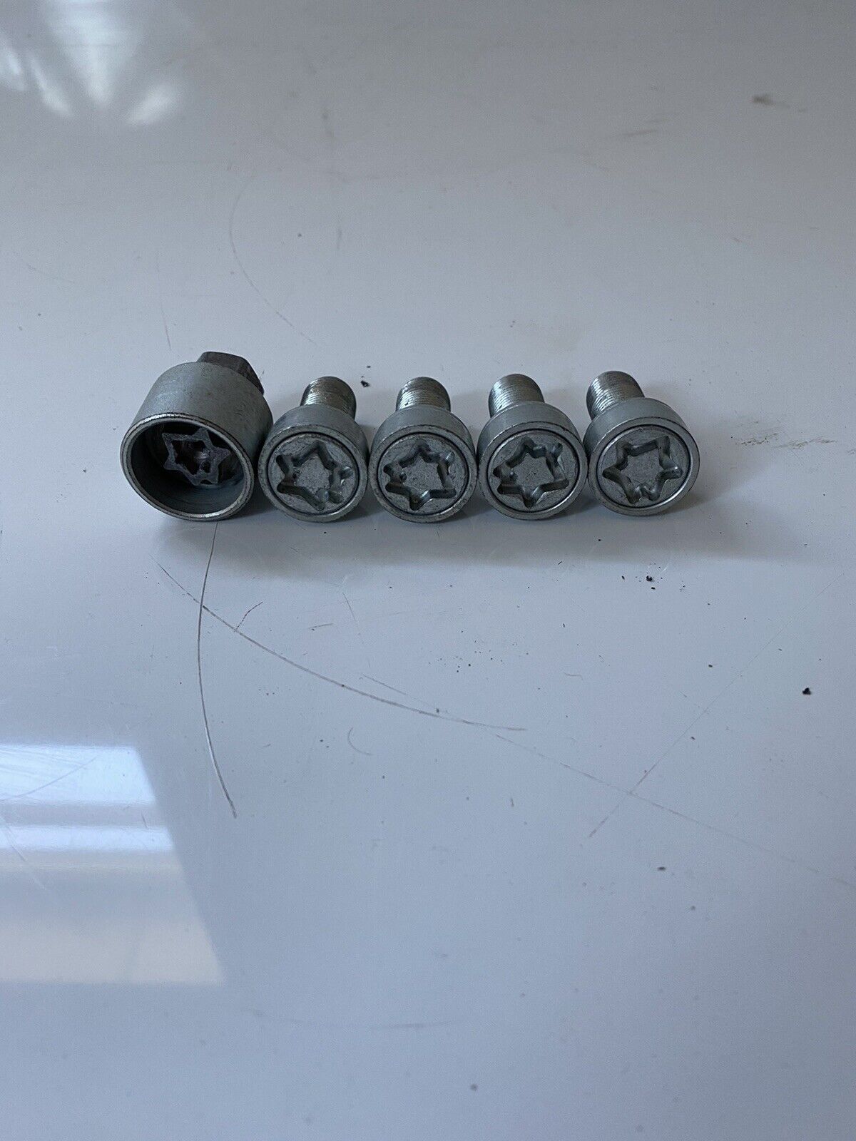 Genuine Set Of 4 Audi Locking  Wheel Nuts And Key Letter D
