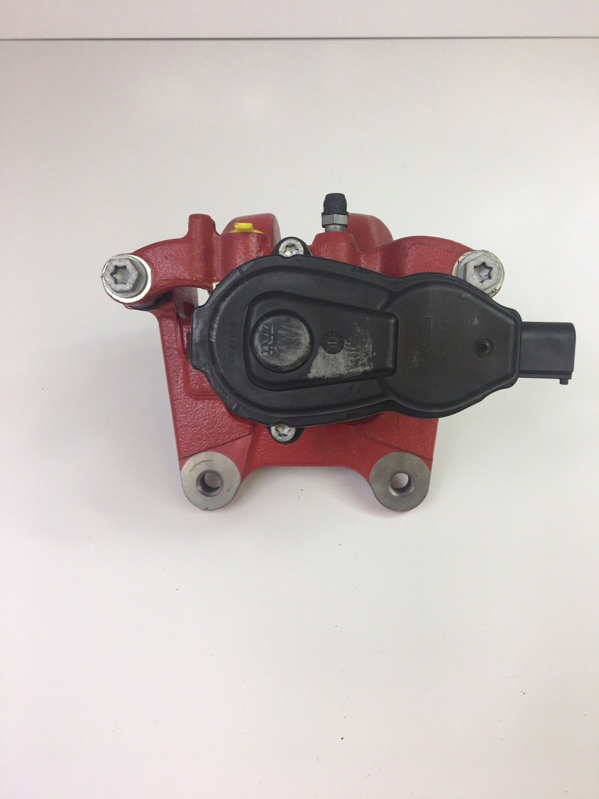 Genuine Jaguar F-type Rear Brake Calliper Housing Red RH C2D39490