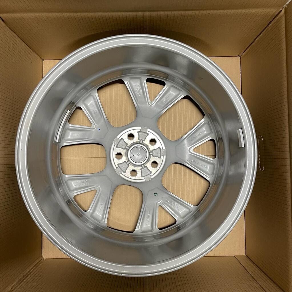 Genuine Land Rover Range Rover Evoque 20” Atari Alloy Wheel Lr114524