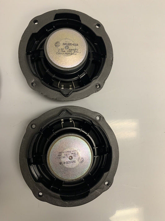 Pair Of SKODA  Genuine Speakers Mid Range 3V0035411A