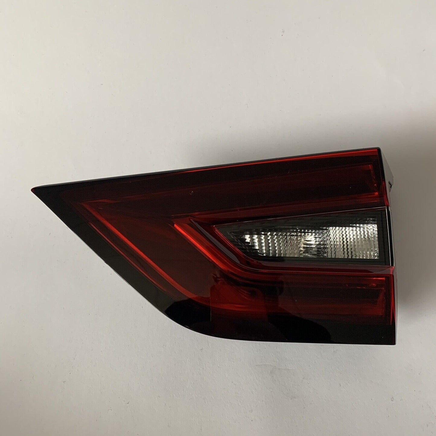 Genuine Nissan Juke  Off Side Right Hand Rear Tailgate Lamp 265506pa5a