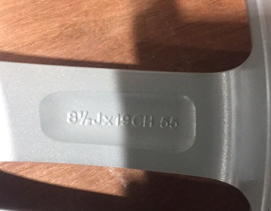 Genuine Jaguar XE 19" Rear Star XE Alloy Wheel 8 1/2Jx19CHx55 T4n1685 T4n13262