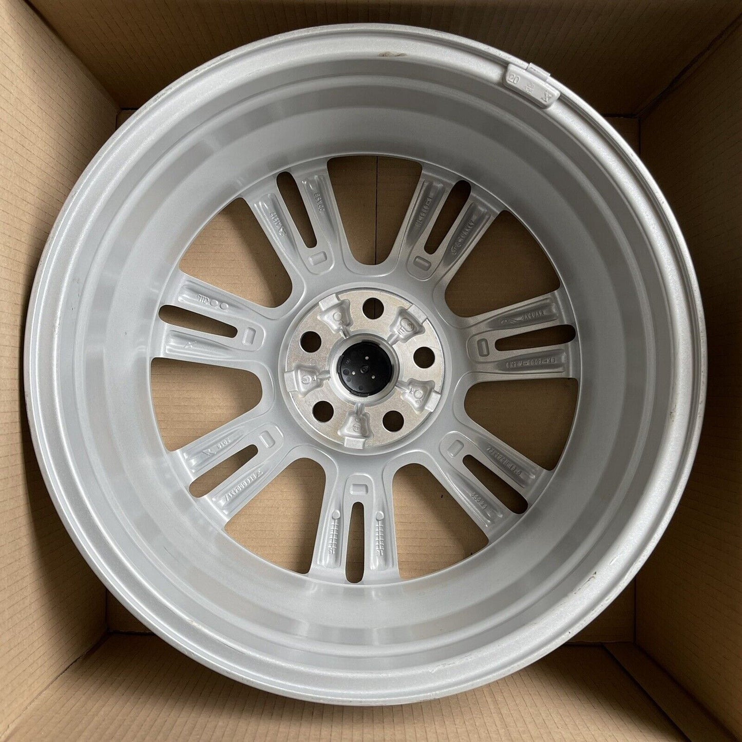 Genuine Jaguar XE/XF Crux Alloy Wheel 7Jx17CHx48.5 Gx731007kb