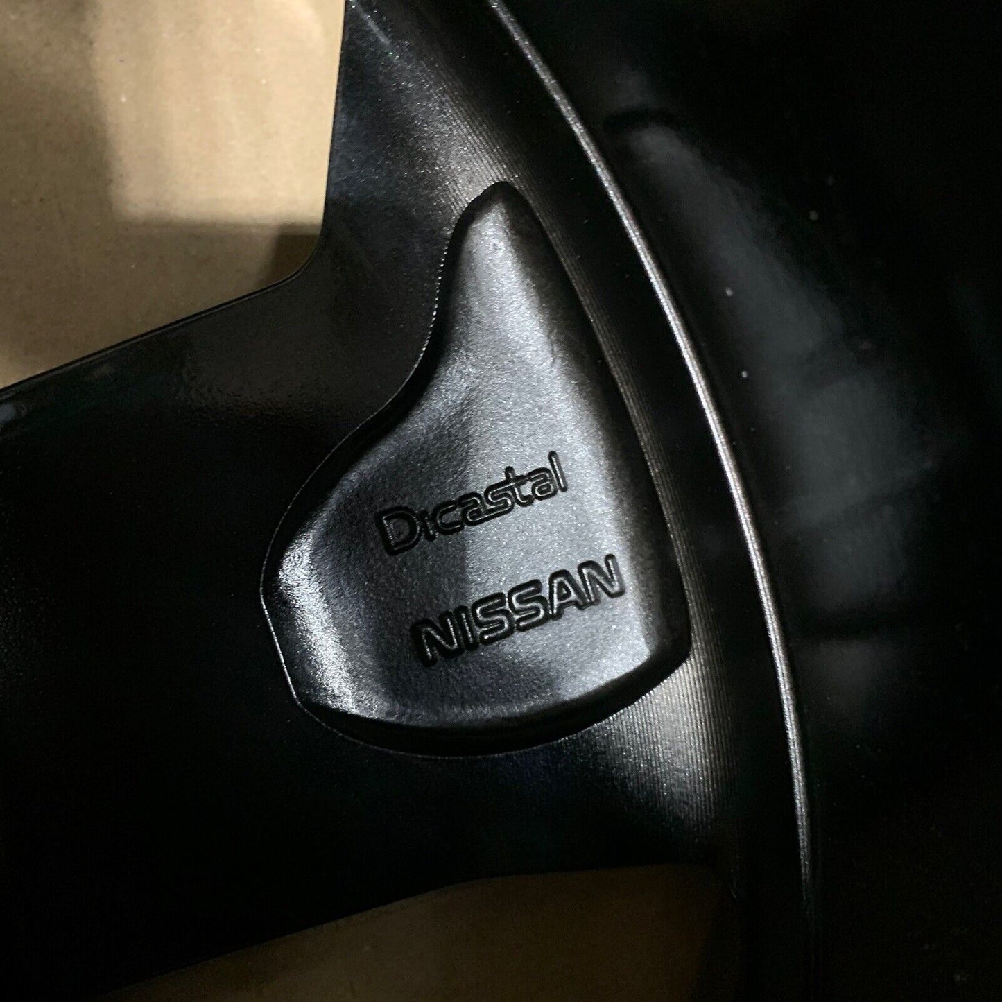 Genuine Nissan Qashqai 18" Alloy Wheel Grey And Diamond Cut D03006UA3A