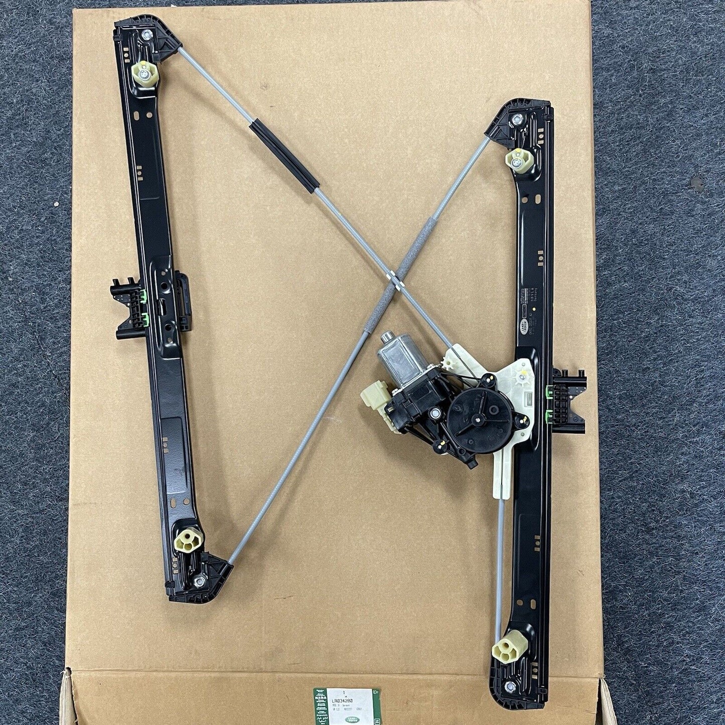 New Genuine Range Rover Front Left Hand Window Regulator LR057337