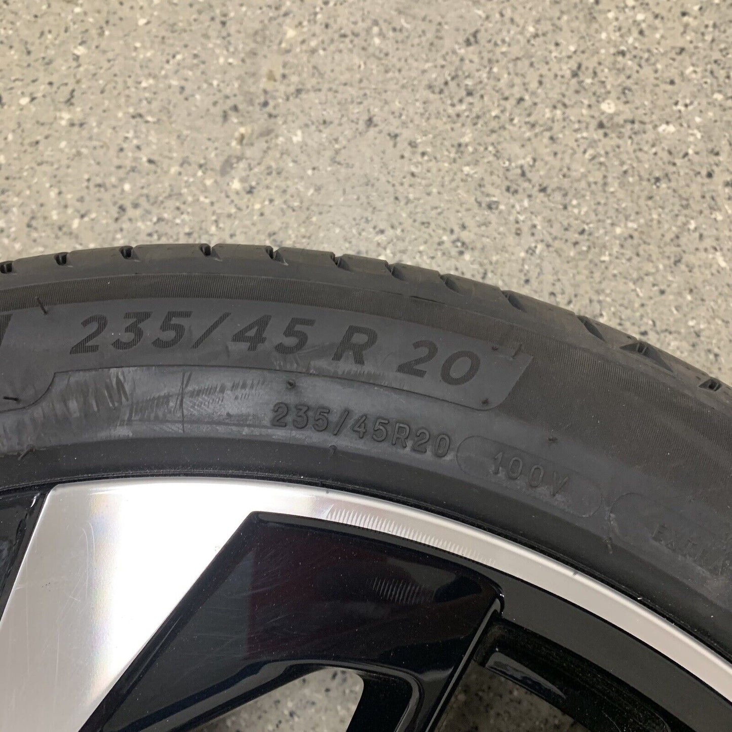 Genuine Nissan Qashqai 20" Alloy Wheel and Tyre