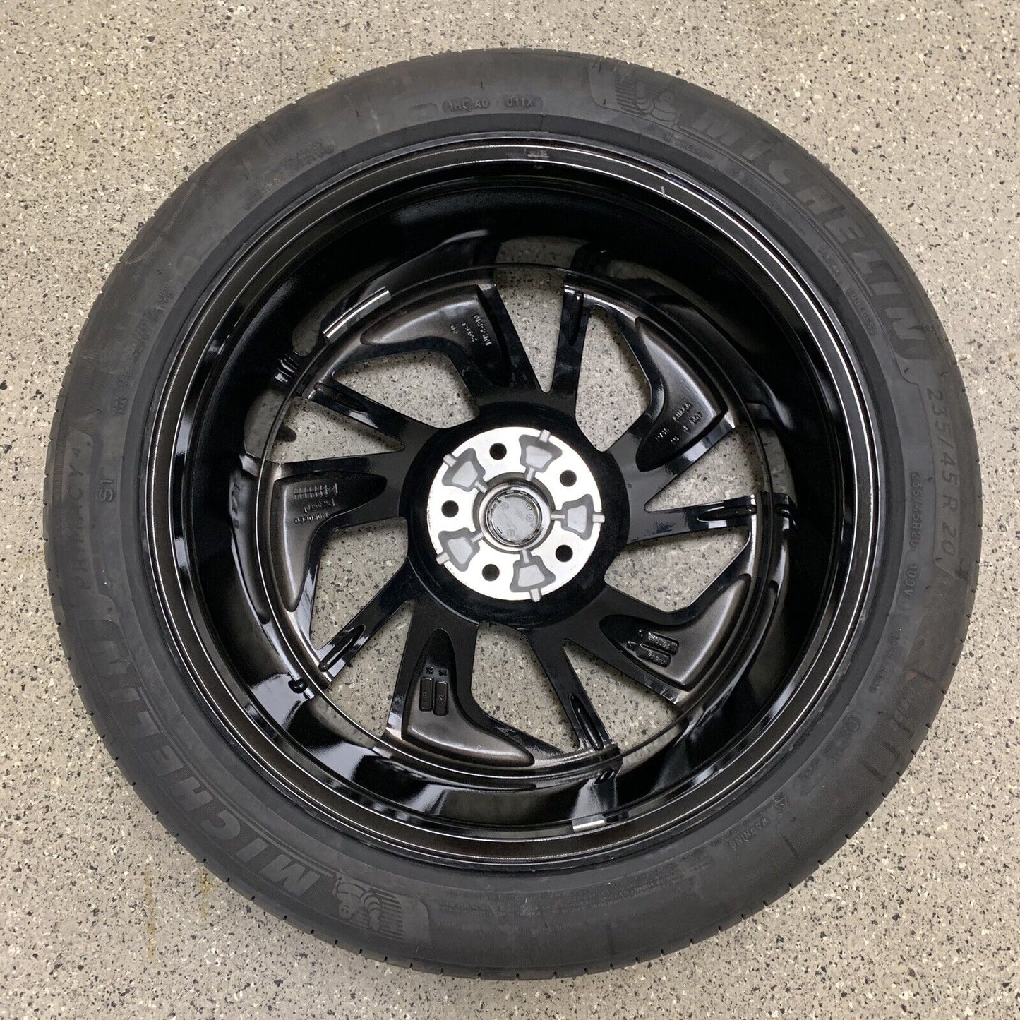 Genuine Nissan Qashqai 20" Alloy Wheel and Tyre