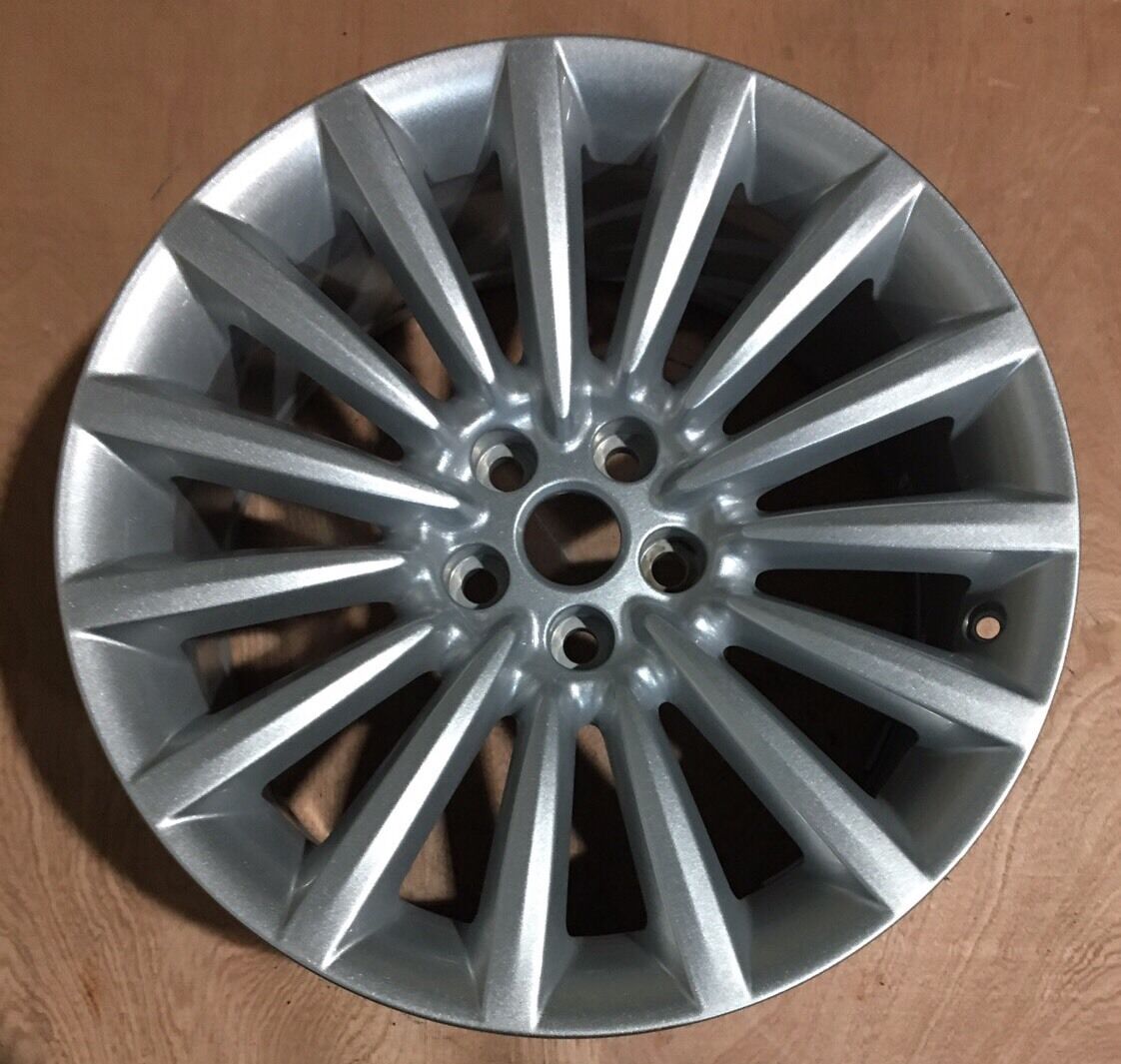 Genuine Jaguar XJ 18" Rear Manra Alloy Wheel 9Jx18CHx42MM