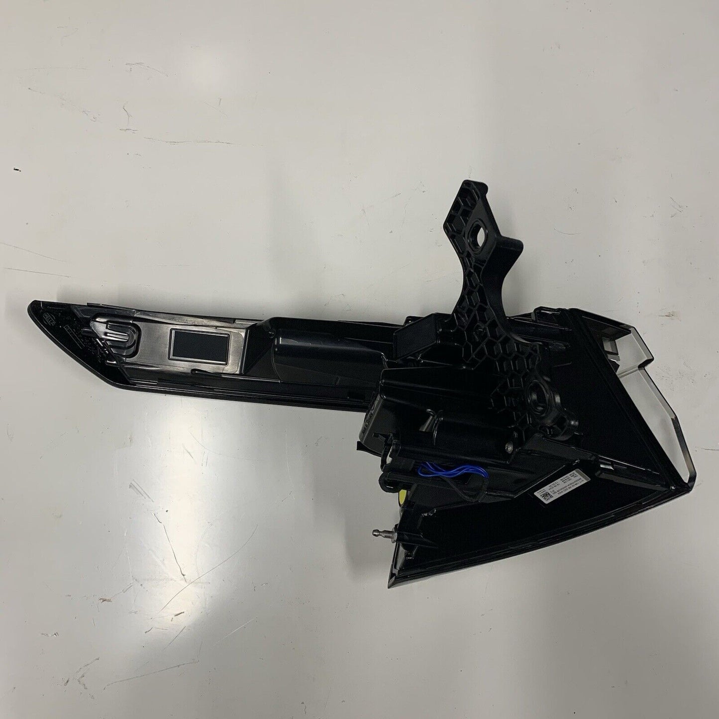 Genuine Nissan Qashqai J12 Off Side Right Hand Rear Drivers LED Light 26550HN20A