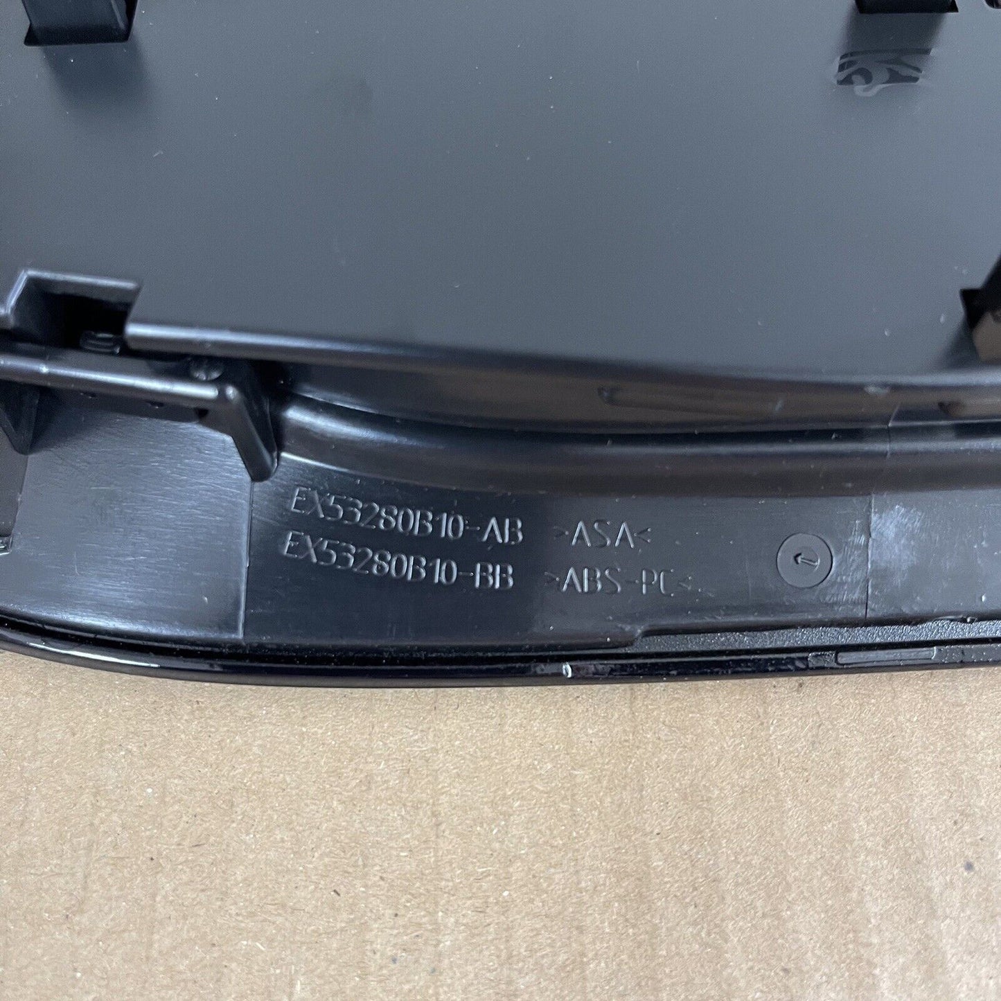 Genuine JAGUAR RH F type Gloss Black Wing VENT Off Side Vent Finisher T2R15225