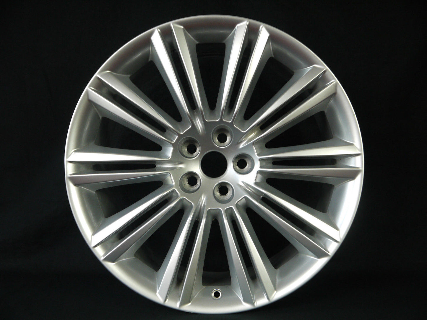 Genuine Jaguar XJ  XK XKR 20" Rear Kasuga Alloy Wheel  ( 10J X 20-46) C2d4246