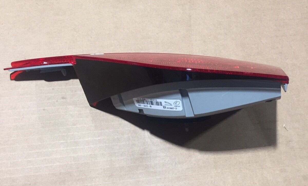 JAGUAR XF 2016 X260 GENUINE REAR Tailgate Boot lid Light RH Off Side Rear Light