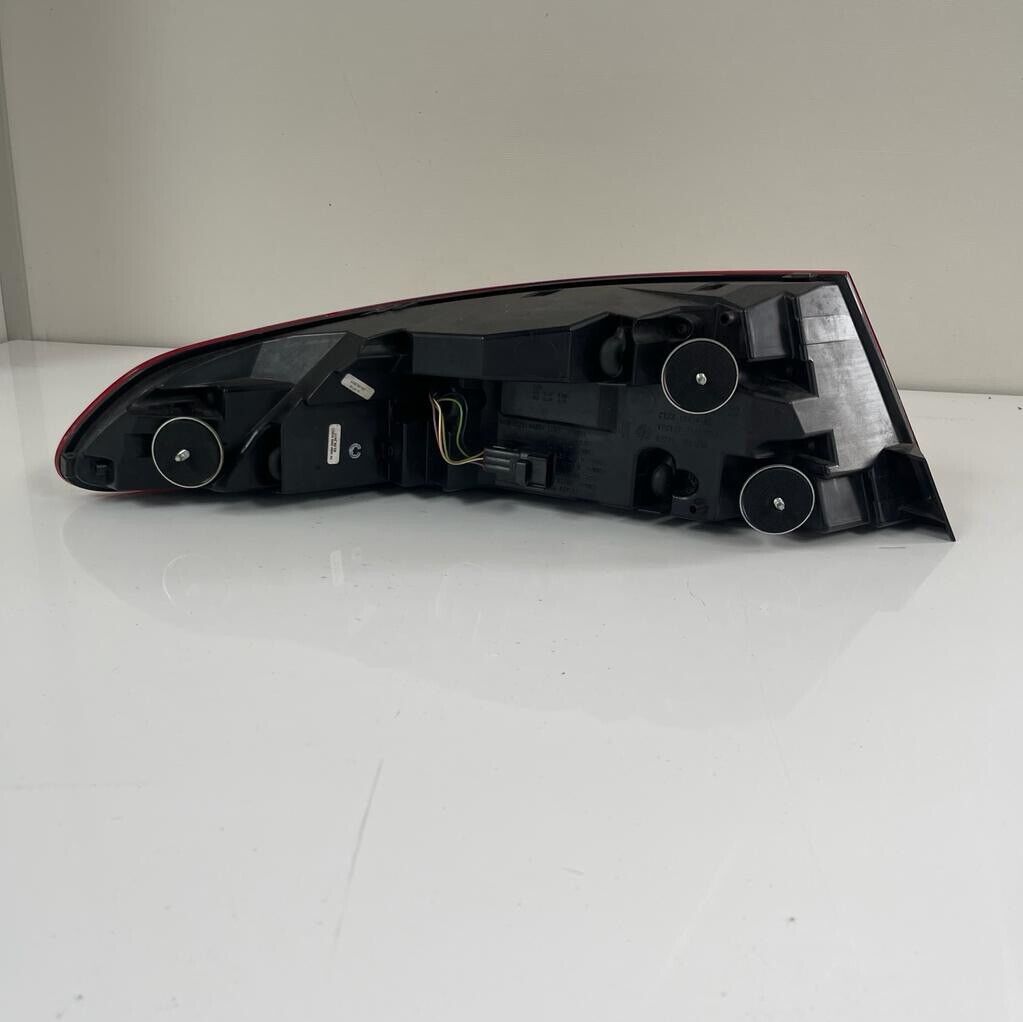 JAGUAR XF X250 REAR LIGHT RH DRIVERS SIDE RIGHT HAND LIGHT