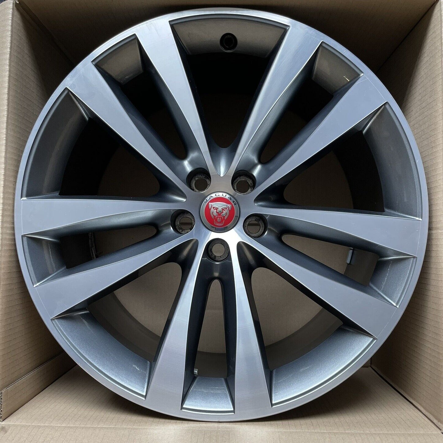 Genuine Jaguar 20" XJ351 Venom Alloy Wheel Grey & Diamond Cut 10jx20 Offset 46mm