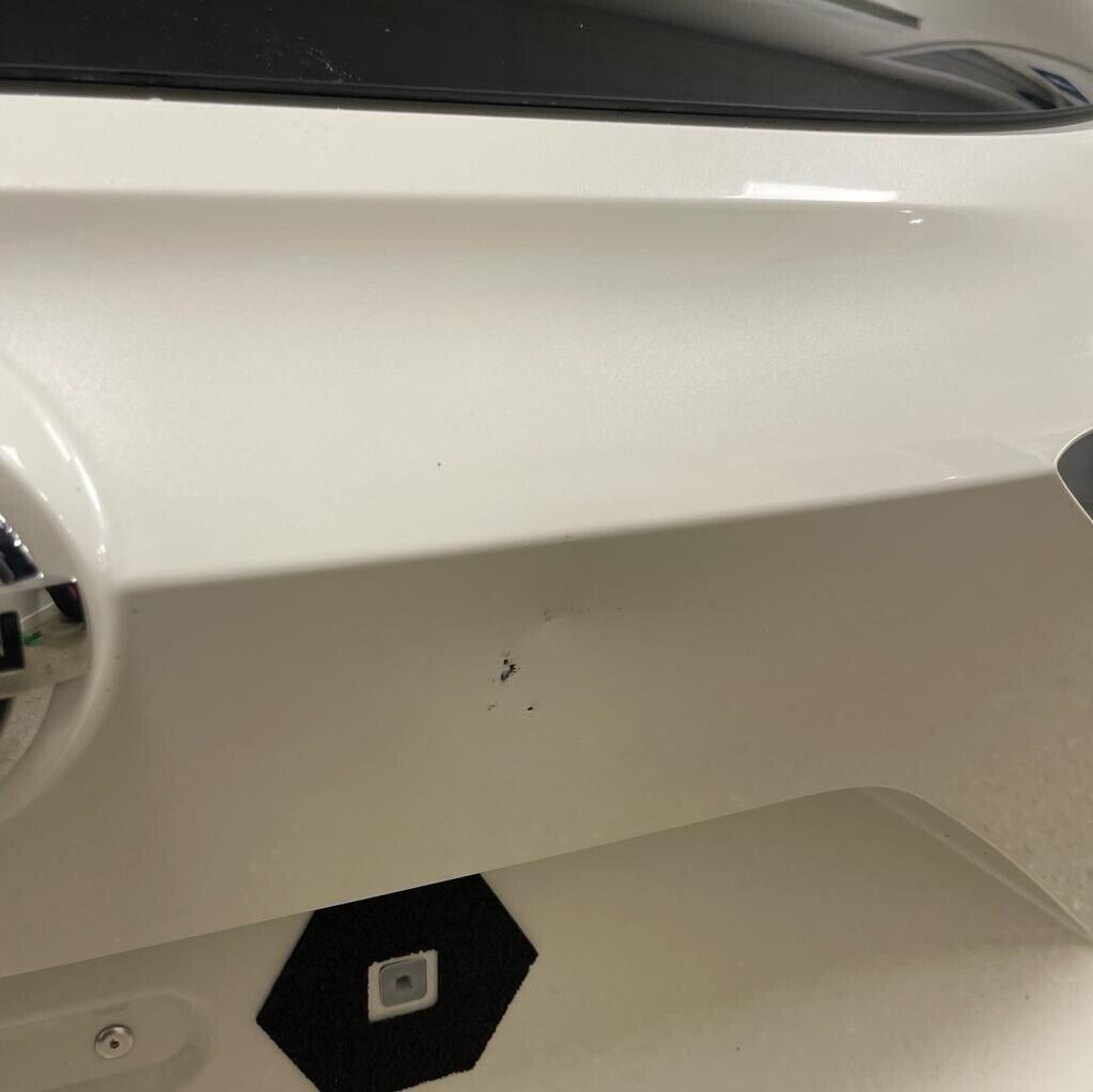 Genuine Original Nissan Qashqai White Complete Bootlid Tailgate And Glass