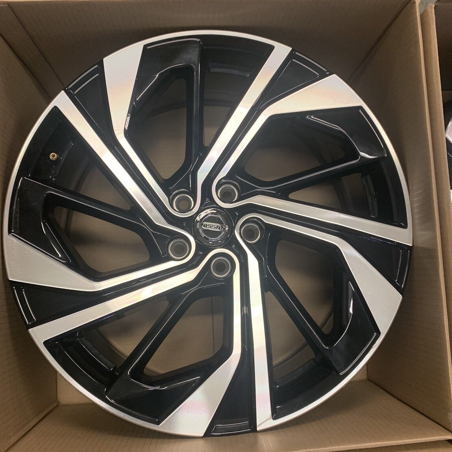 Genuine Set Nissan Qashqai 20" Alloy Wheels Diamond Cut and Gloss Black 6UA6A