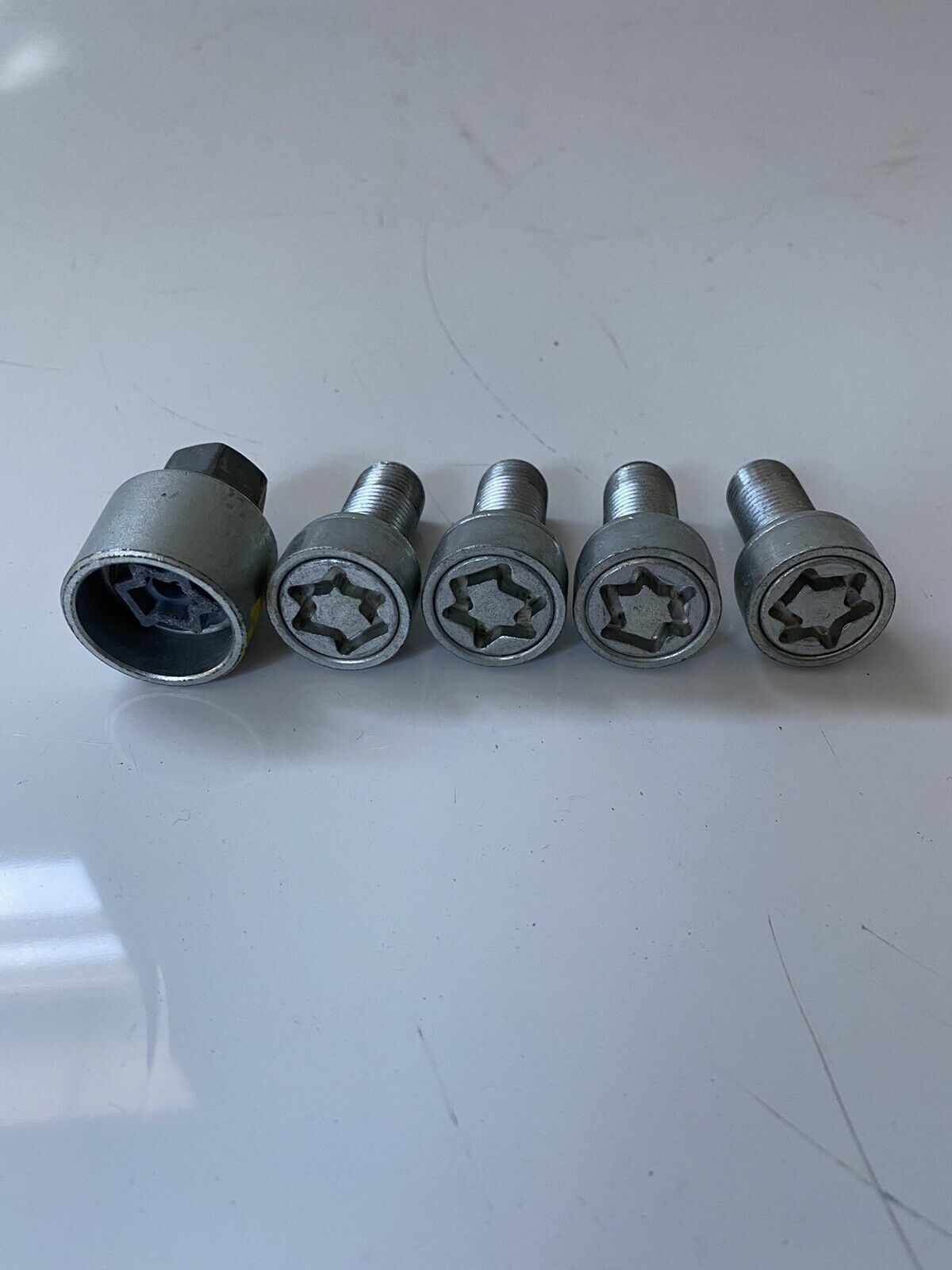 Genuine Set Of 4 Skoda Locking Wheel Nuts And Key Letter L