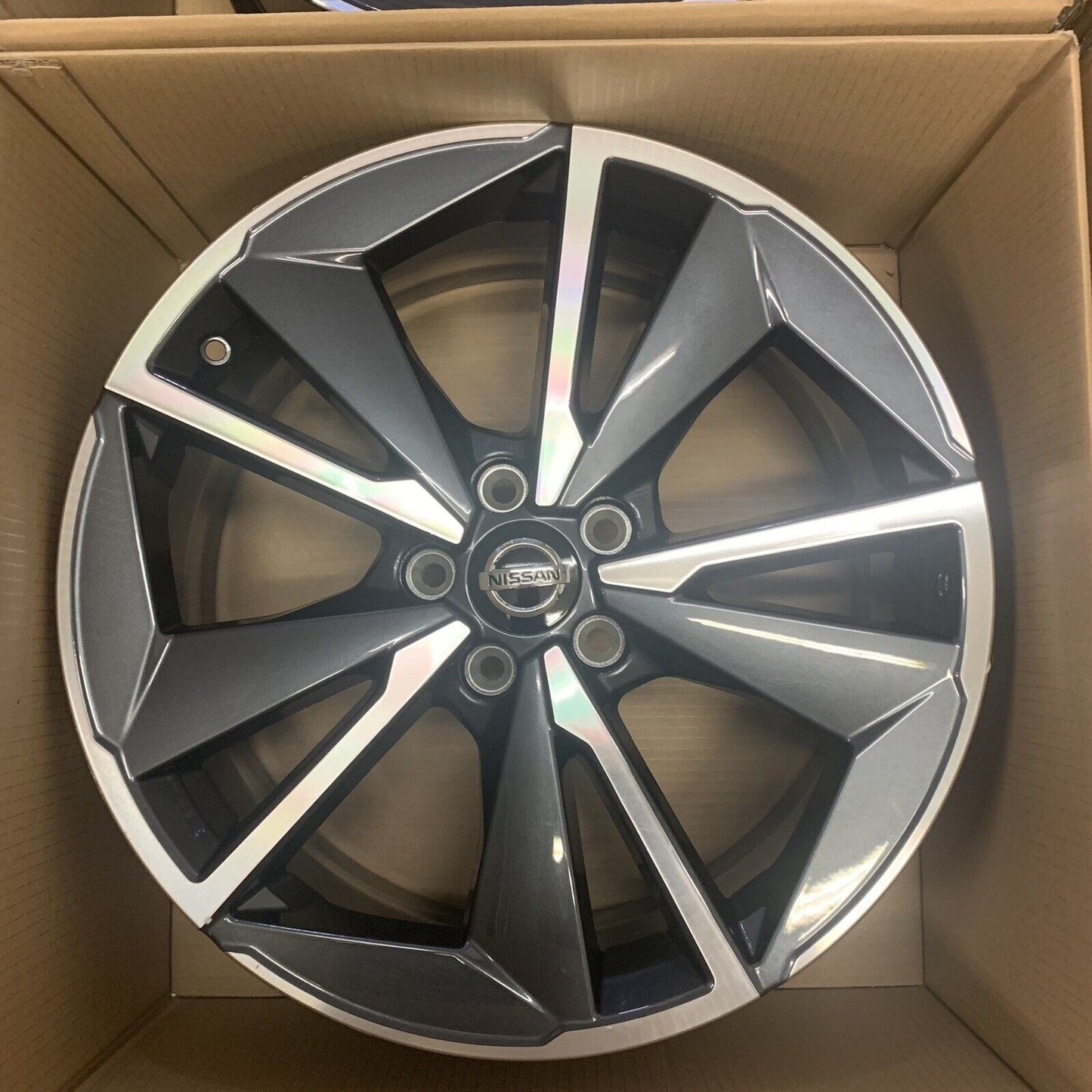 New Genuine Nissan Qashqai Juke 19" Alloy Wheels Diamond Cut  D03006UA4J