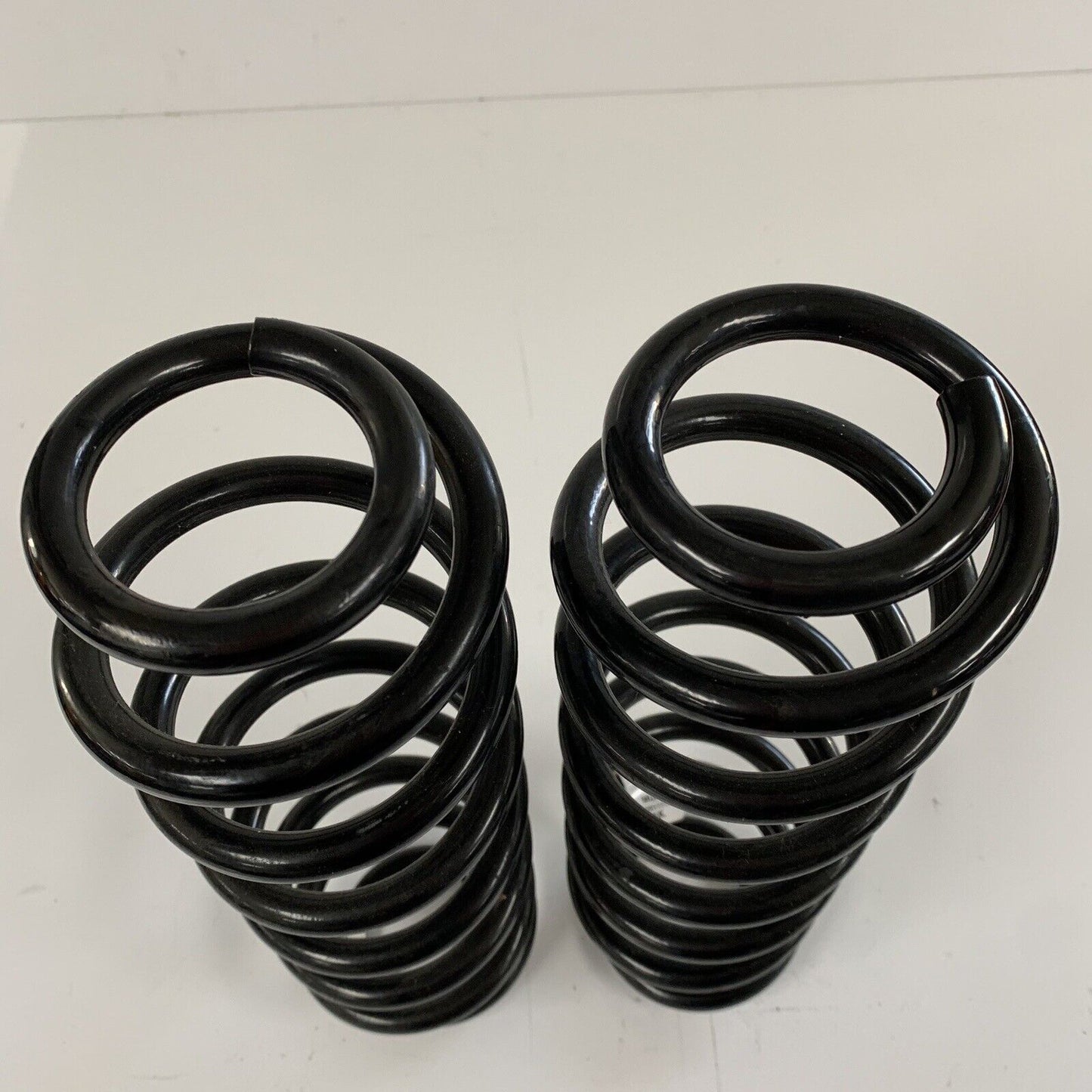 Genuine Vw Volkswagen Pair Rear Suspension Coil Springs 5q0511115ak