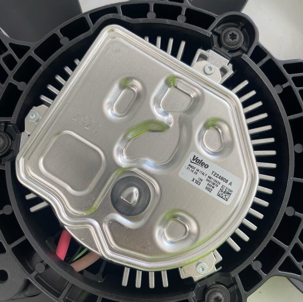 New Genuine Nissan Radiator Fan 21481 HV80B J11