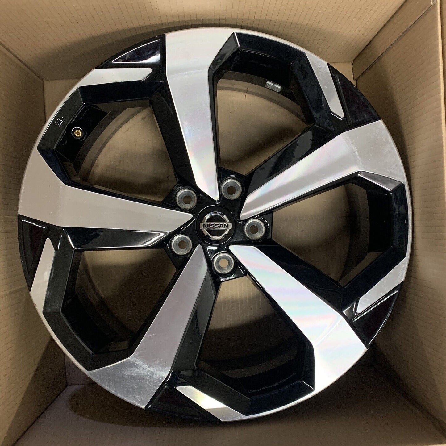 Genuine Set Of 4 Nissan Juke 19" Alloy Wheels Diamond Cut and Gloss Black 6PA3B