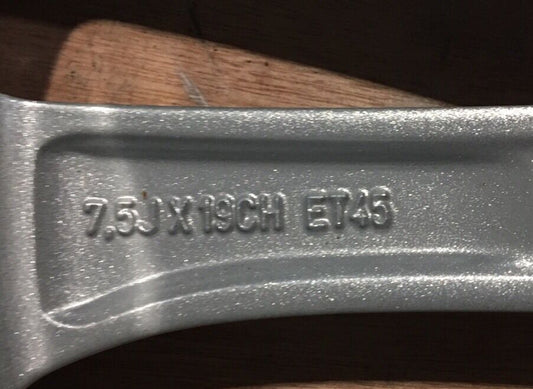 Genuine Jaguar XE 19" Front Radiance XE Alloy Wheel 7.5Jx19CH 45 T4n1679