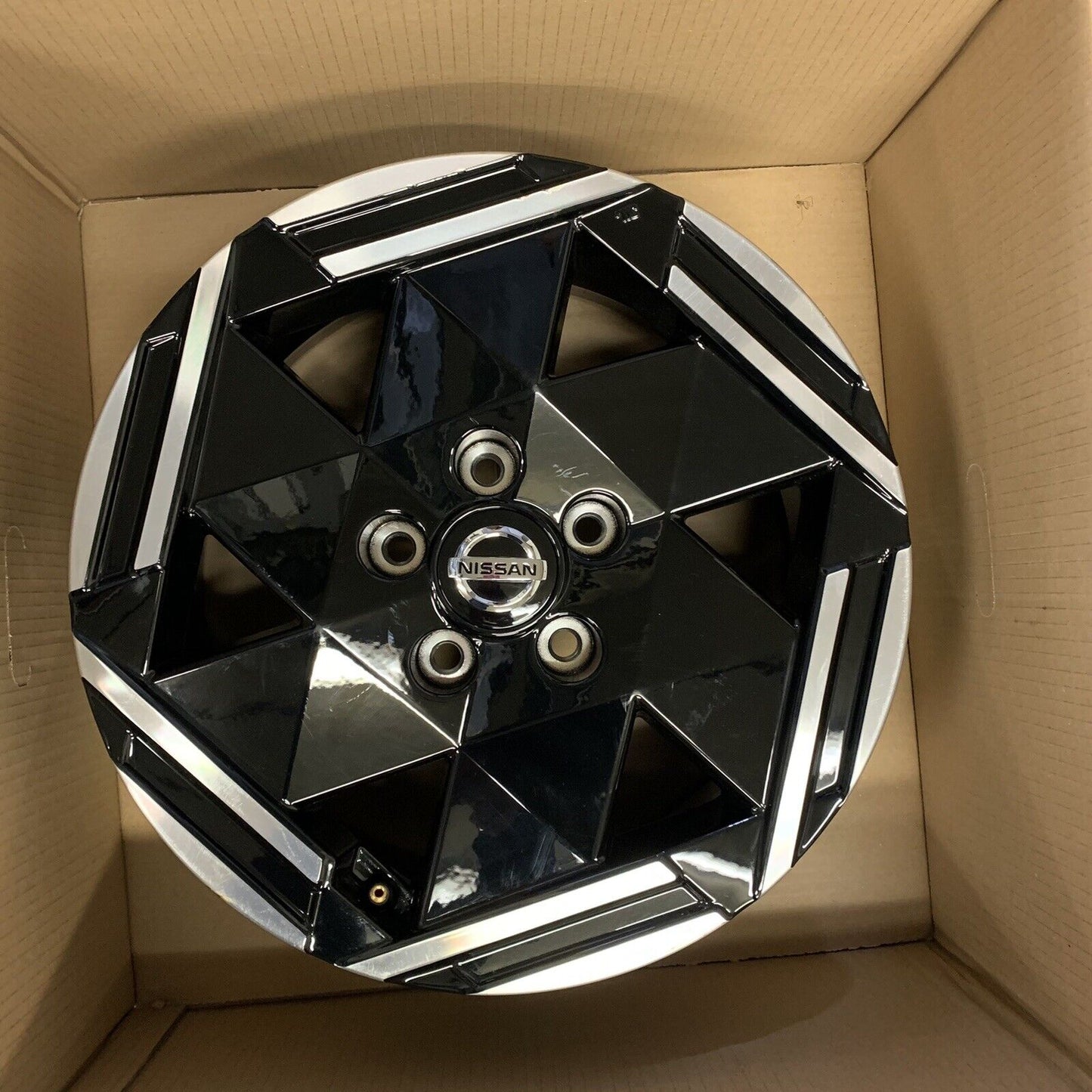 Genuine Set Nissan Leaf 16" Alloy Wheels diamond Cut Gloss Black 6.5J 40