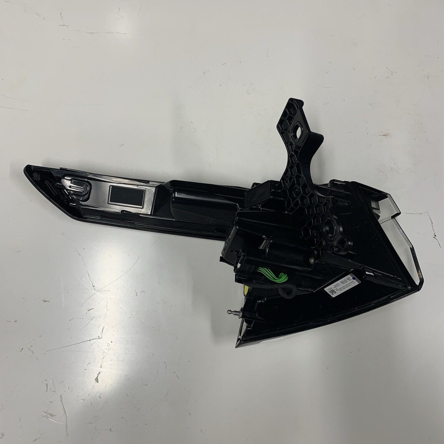 Genuine Nissan Qashqai J12 Off Side Right Hand Rear Drivers LED Light 26550HN25A