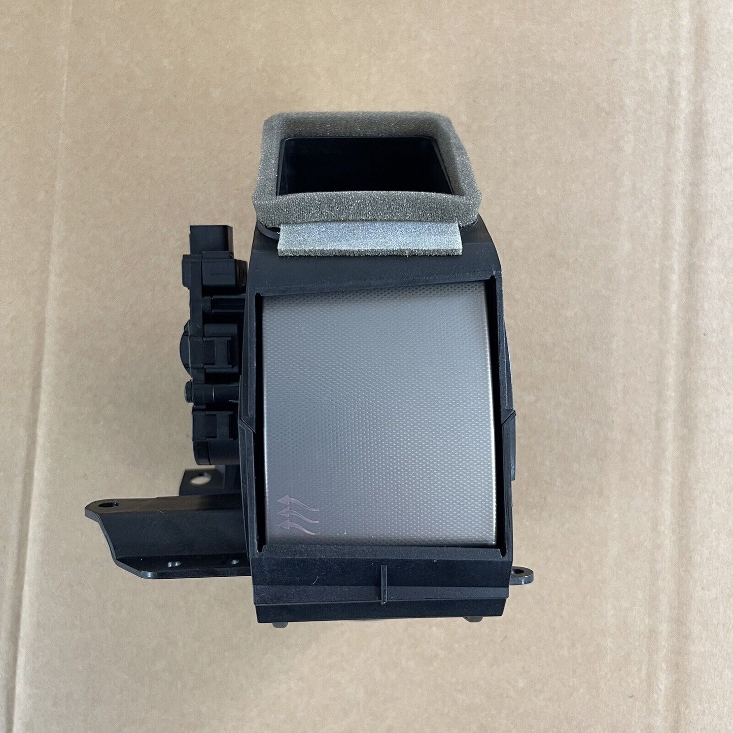 GENUINE JAGUAR XF X250 FRONT LEFT PASSENGER SIDE DASHBOARD AIR VENT 8X2319K617AJ