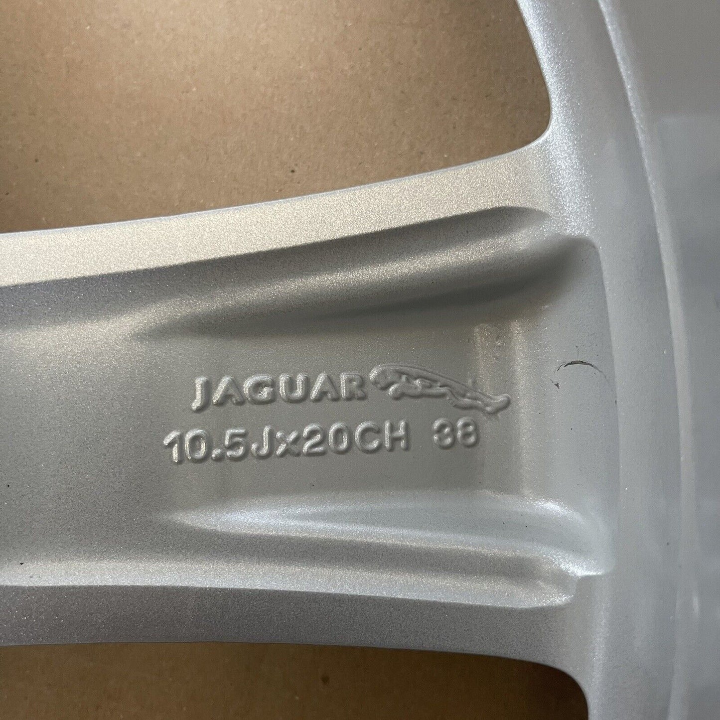 Genuine Jaguar F type 20” Rear Silver Alloy Wheel 10.5J T2r17516 Jx53-1007-fa