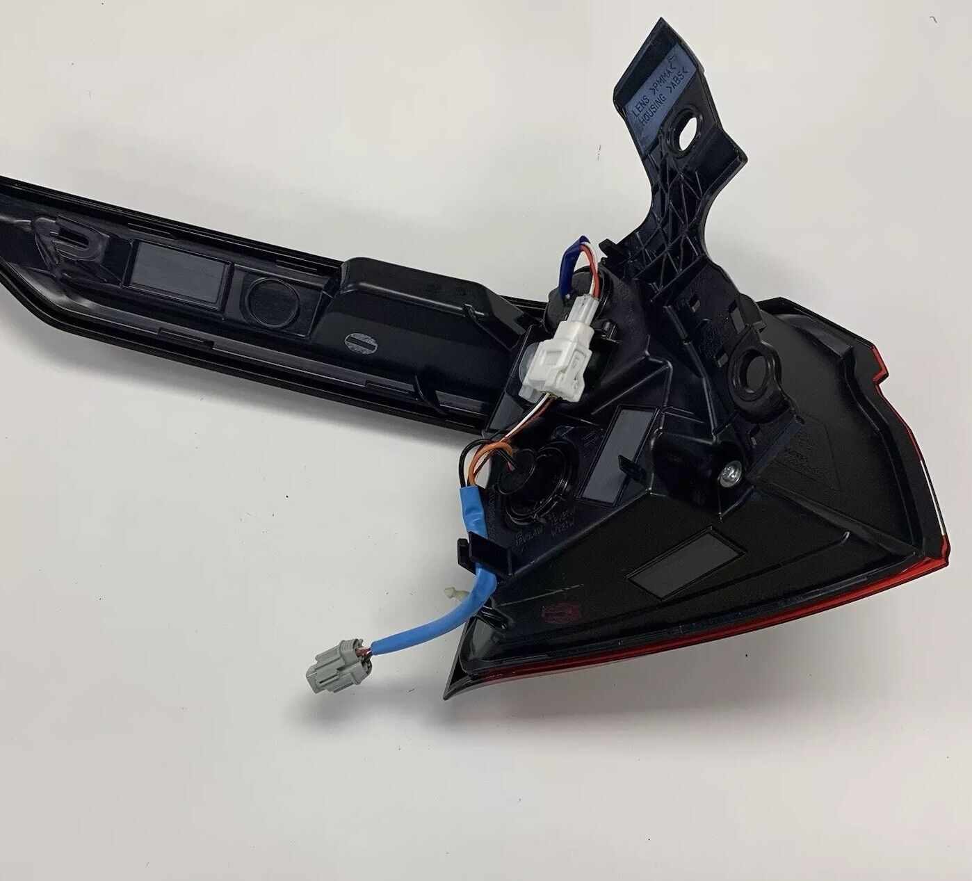 Genuine Nissan Qashqai J12 Off Side Right Hand Rear Drivers Light