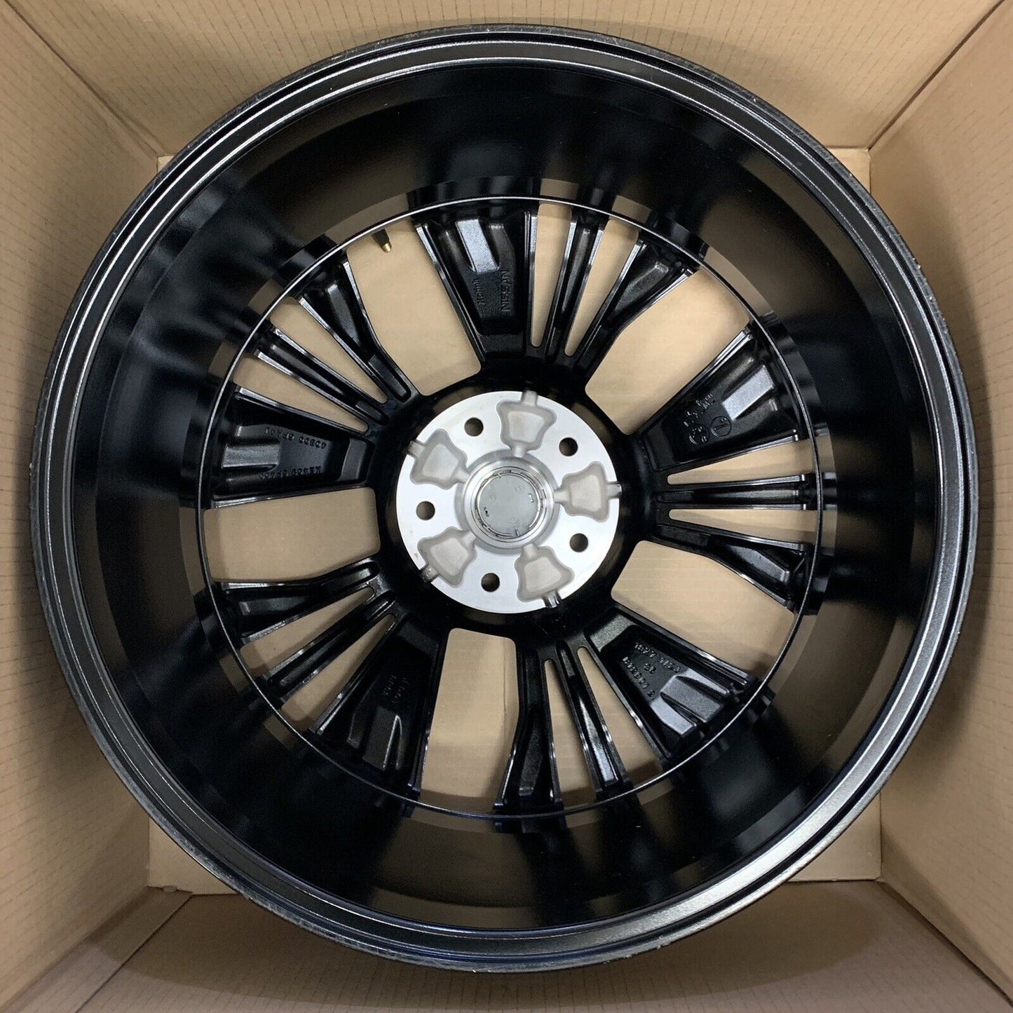 Genuine Set Of Nissan Juke 19" Alloy Wheels Gloss Black 7.5J 35