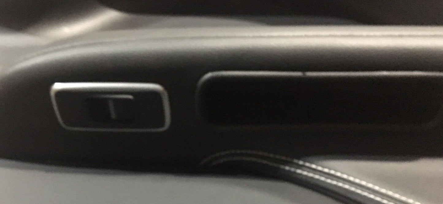 Jaguar Fpace Rear Door Card LH Leather, Cream Stitch LED DG2