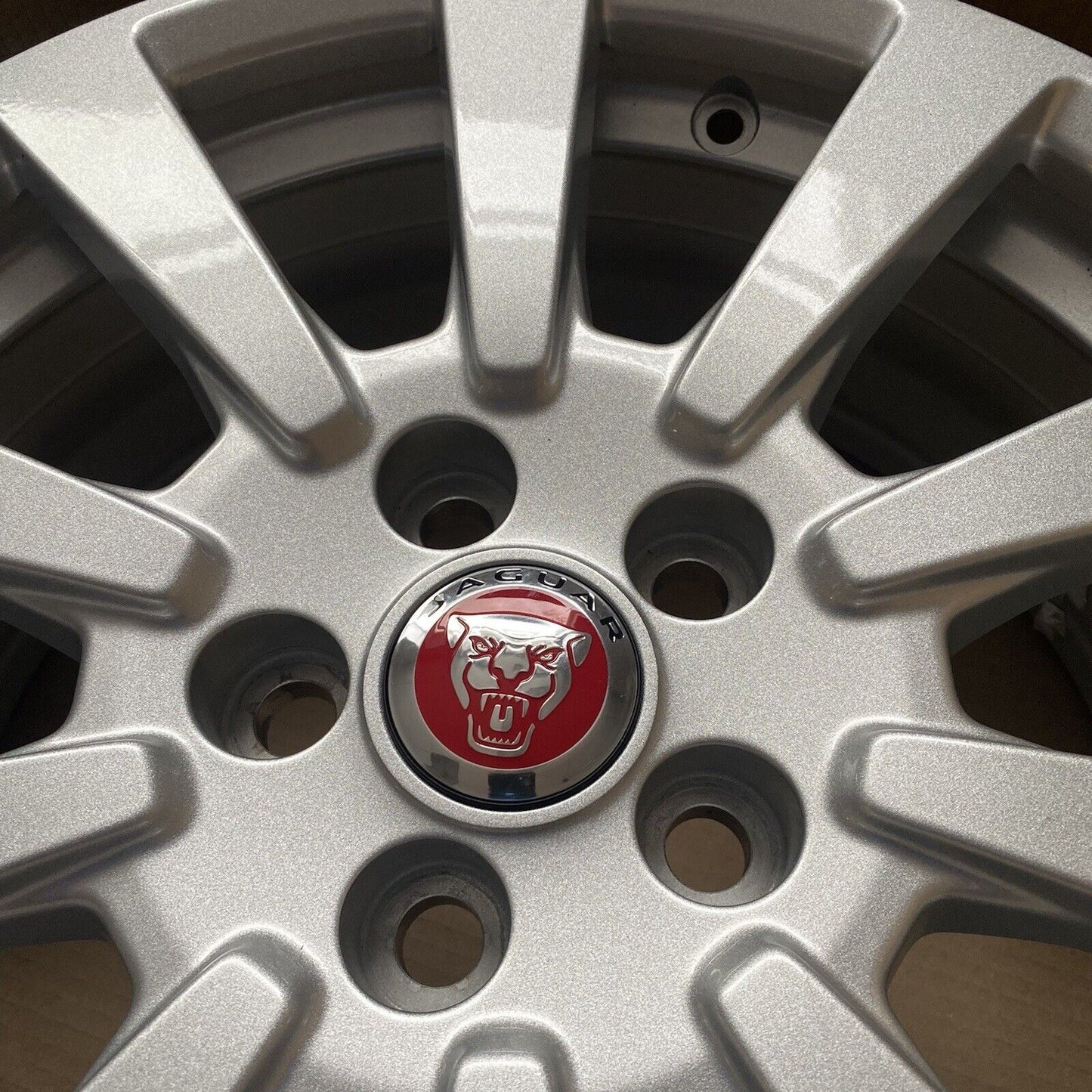 Genuine Jaguar XE 17" Turbine Alloy Wheel 7Jx17CHx48.5OFF T4n13263 Gx731007rb