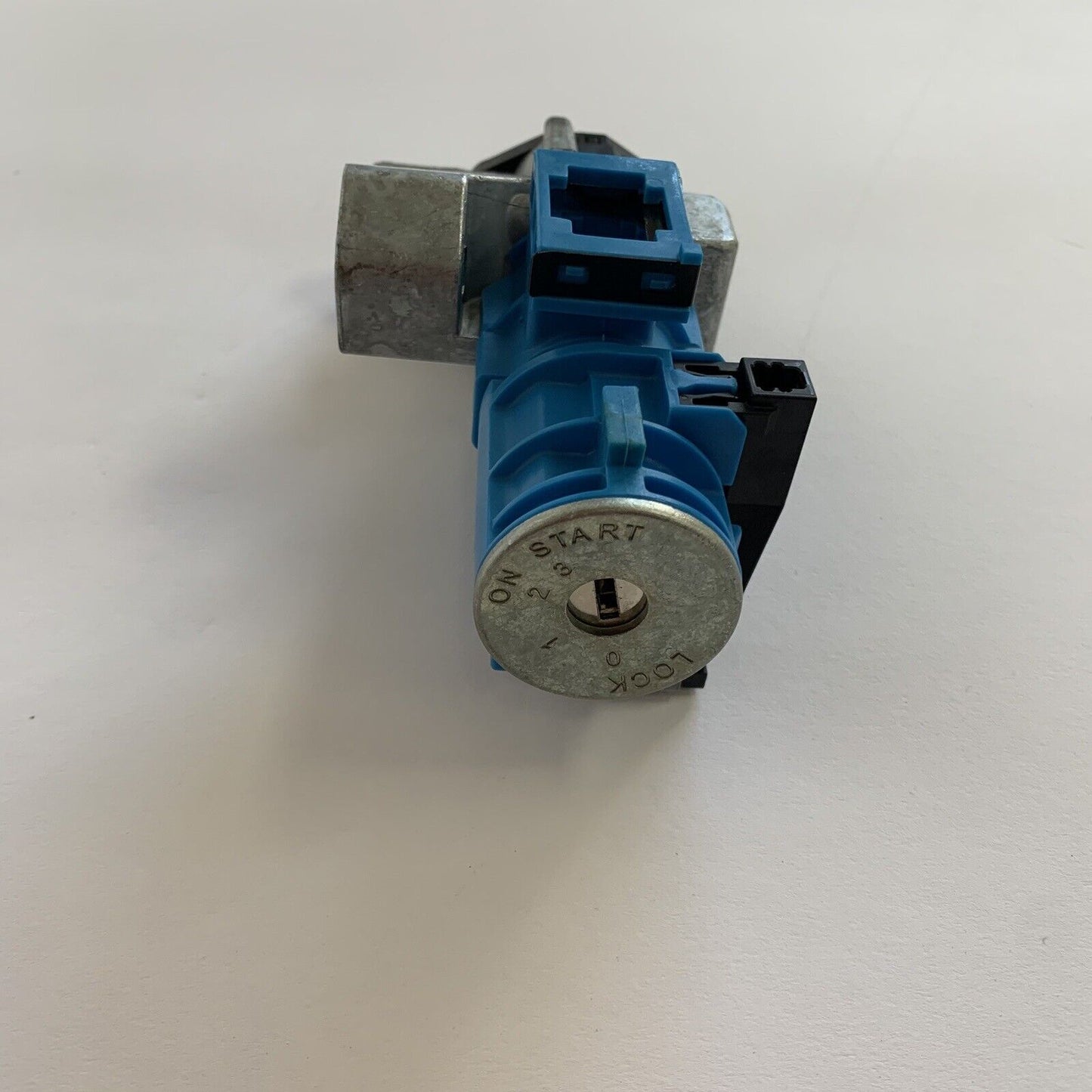 New Genuine Nissan Qashqai lock Set Ignition barrel door barrel 2 Keys 99810 4EL