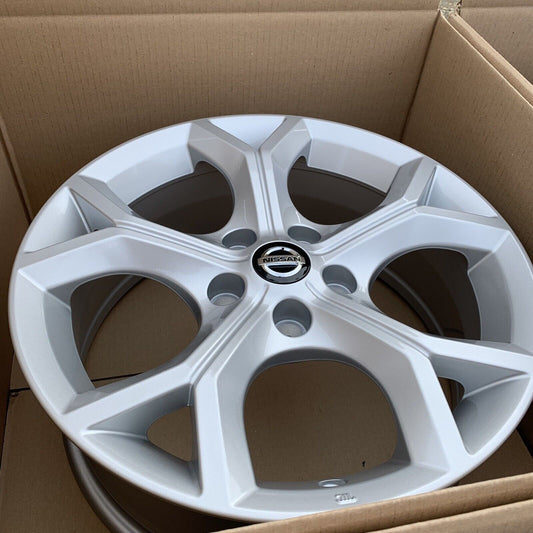New Genuine Set Of 4 Nissan Juke 17" Silver Alloy Wheels 7J 35 off 403006PA1A